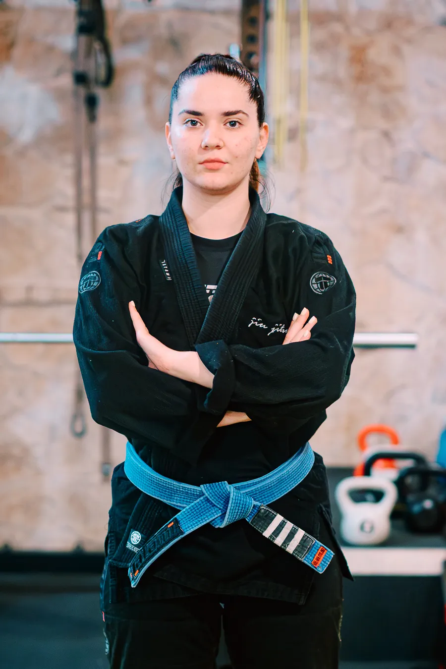 Izabella Mihalca, antrenor la grupa de copii din Brașov, centură neagră Jujitsu Japonez și centură albastră BJJ, la Eden Combat Academy